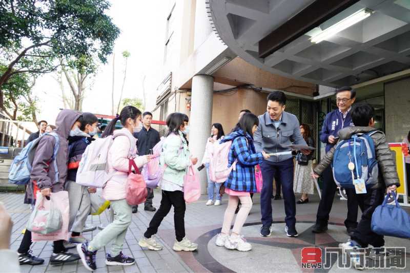 蔣萬安市長祝福銘傳國小同學 開學順利學業進步