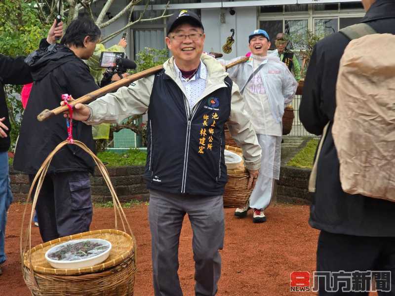 池上鄉元宵擔飯藝陣踩街活動 12日熱鬧滾滾直至深夜